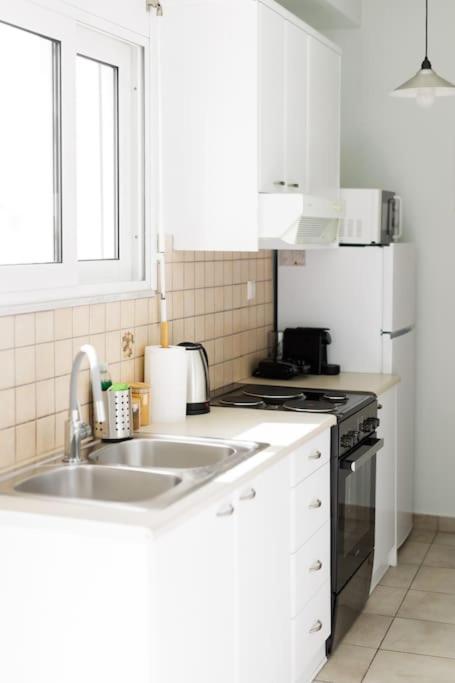 Adorable Sunny Studio With Private Balcony I Атина Екстериор снимка